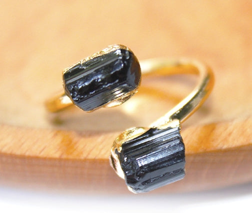 inel cu 2 pietre din turmalina neagra