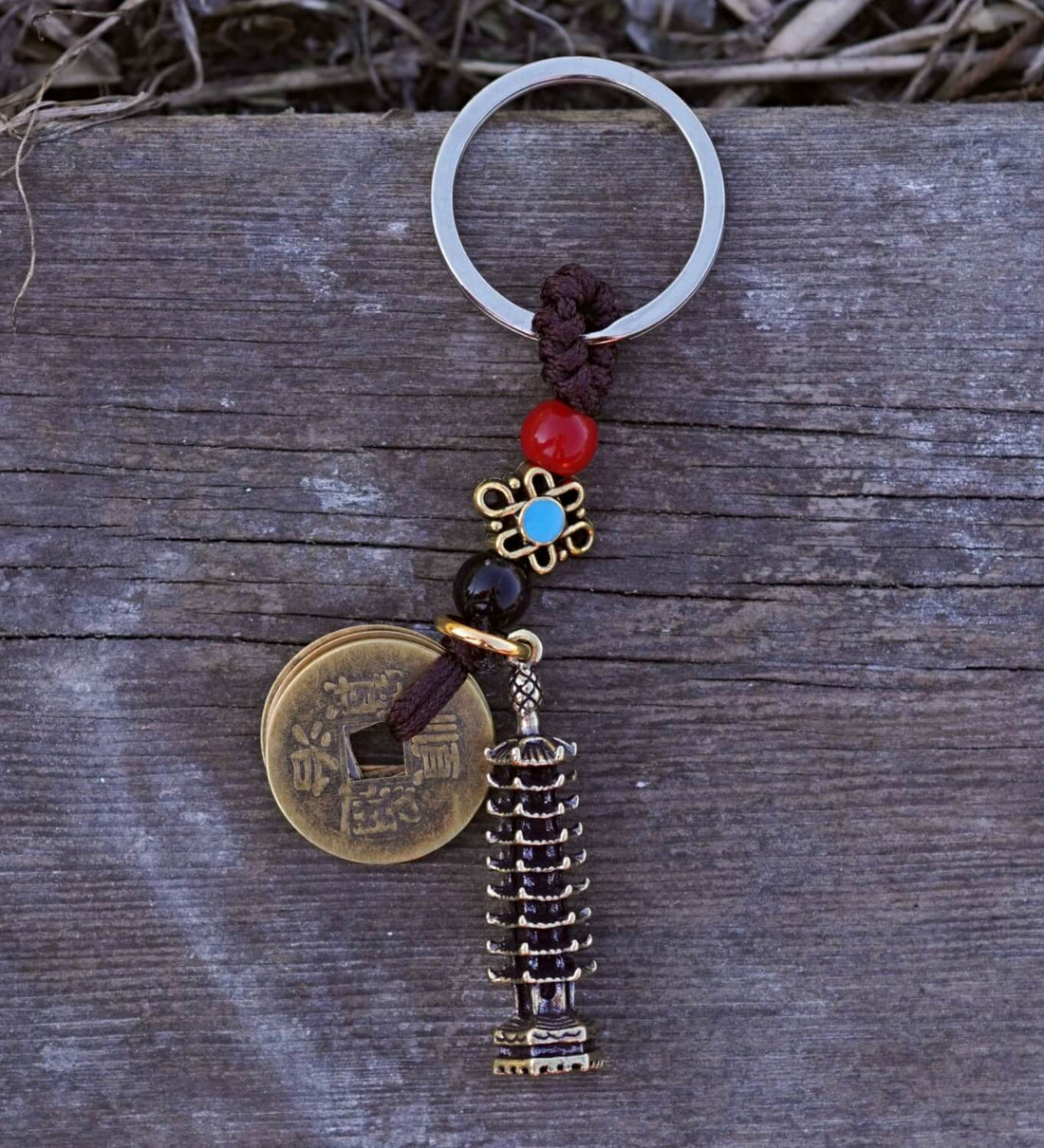 amuleta pagoda si monede chinezesti