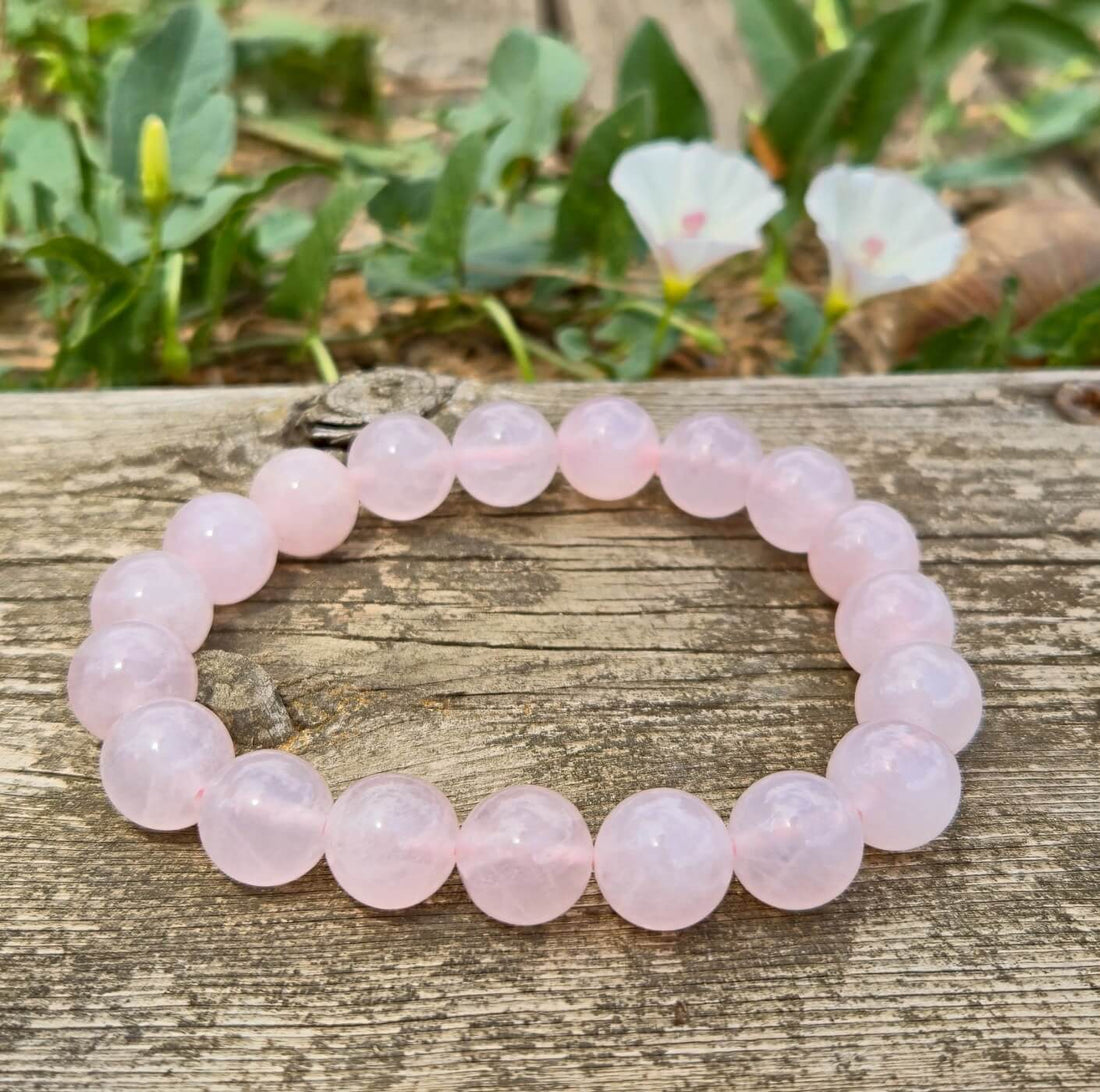 bratara cuar roz fotografiata de aproape pentru mai multe detalii