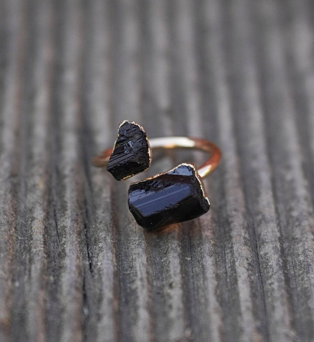 inel cu 2 pietre din turmalina neagra