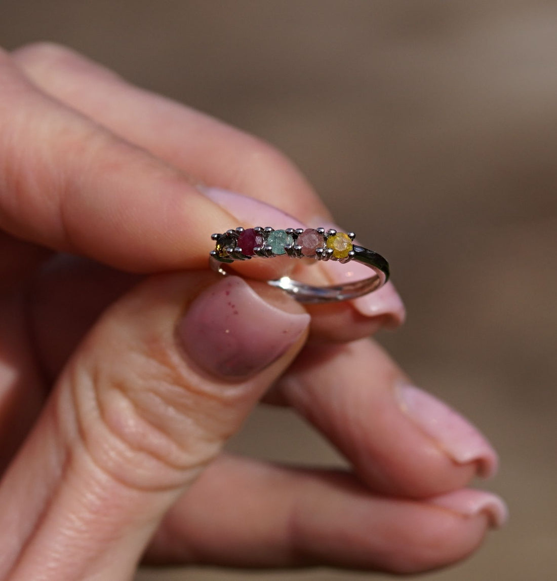 inel cu 5 pietre de turmalina colarata pentru protectie