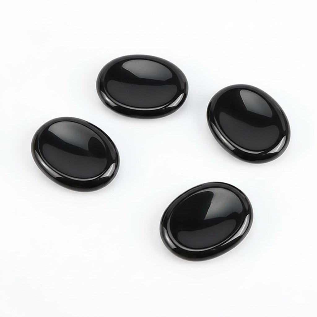 Piatra Obsidian Negru șlefuită – Protecție, claritate și eliberare emoțională