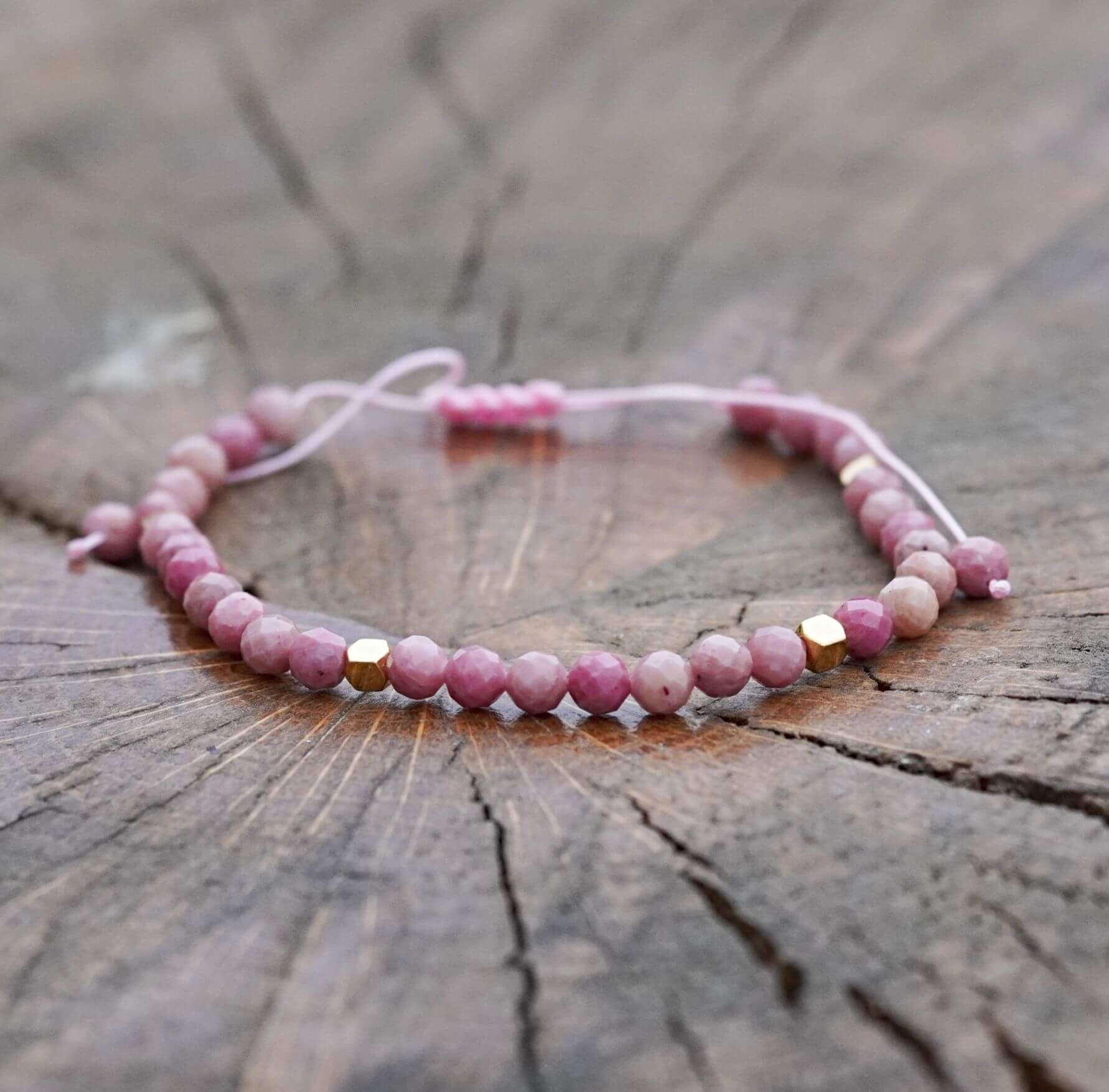 bratara cu cristale din rodonit fatetat (4mm)