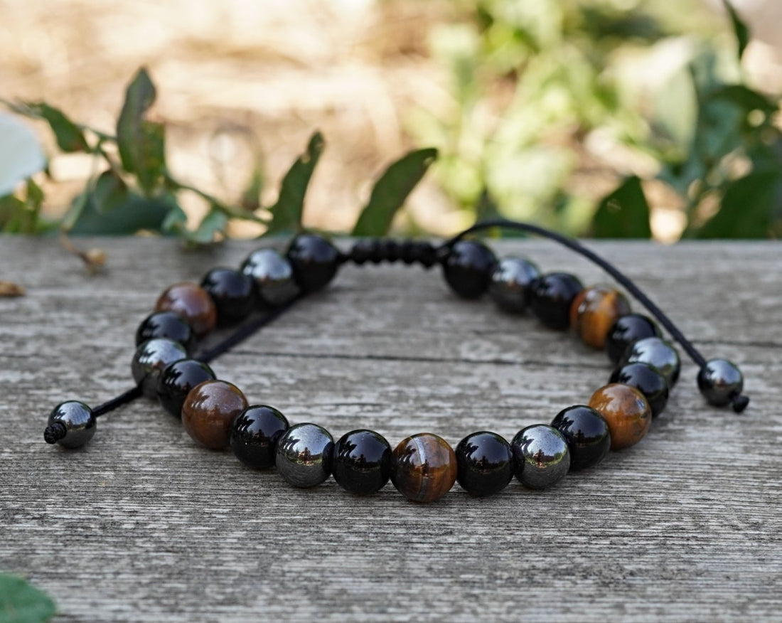 bratara tripla protectie reglabila cu margele din onix, hematit si ochi de tigru