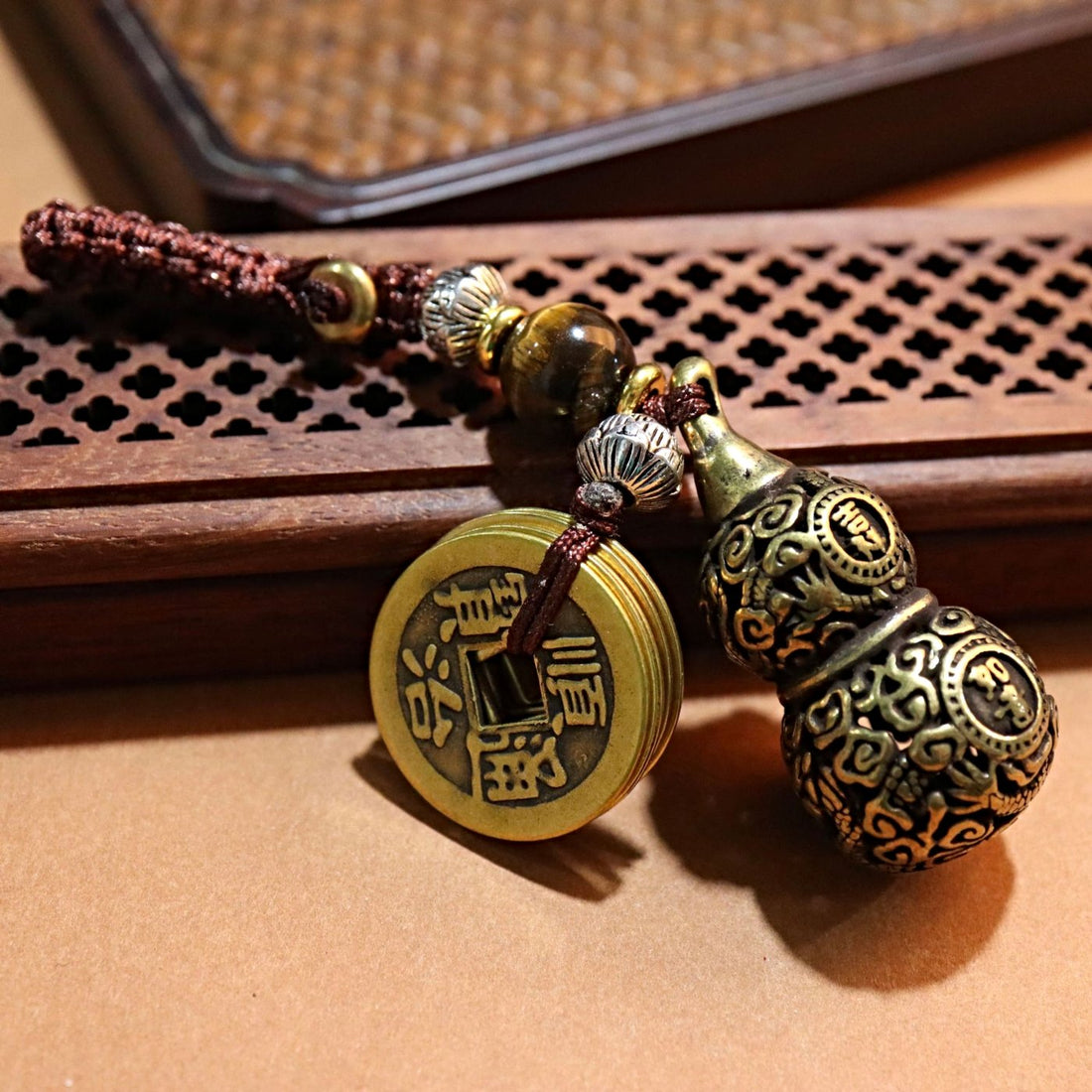 amuleta feng shui pt protecti si bani cu wou lou si monede chinezeti