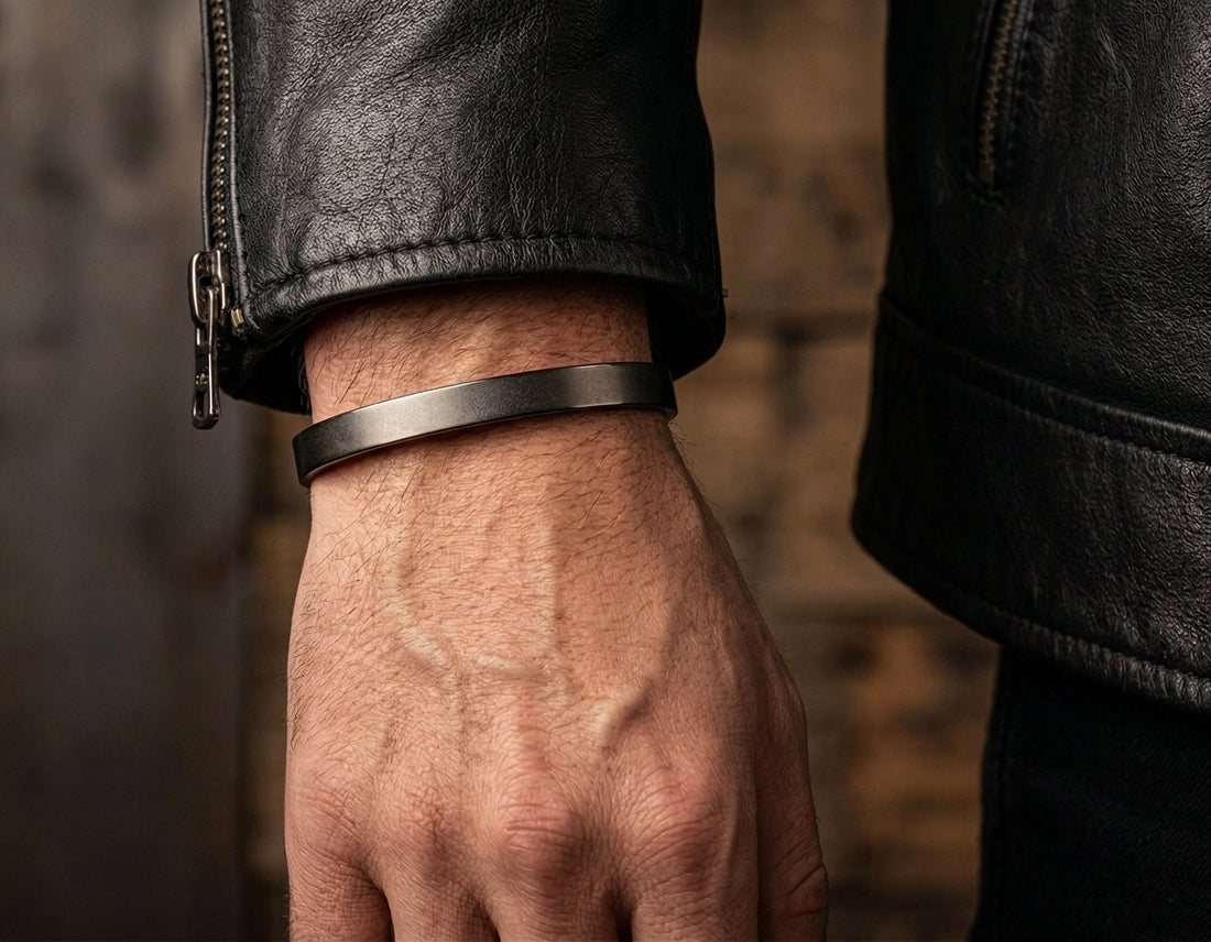 Brățară Unisex "Black Forge", Bază din Cupru, Finisaj  Negru Argintiu , Ajustabilă, Import India