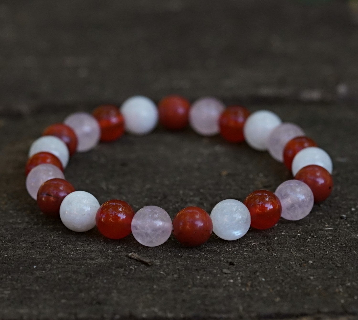 Bratara Zodia Rac: Carneol, Jasp Rosu, Piatra Lunii, Cuart Roz