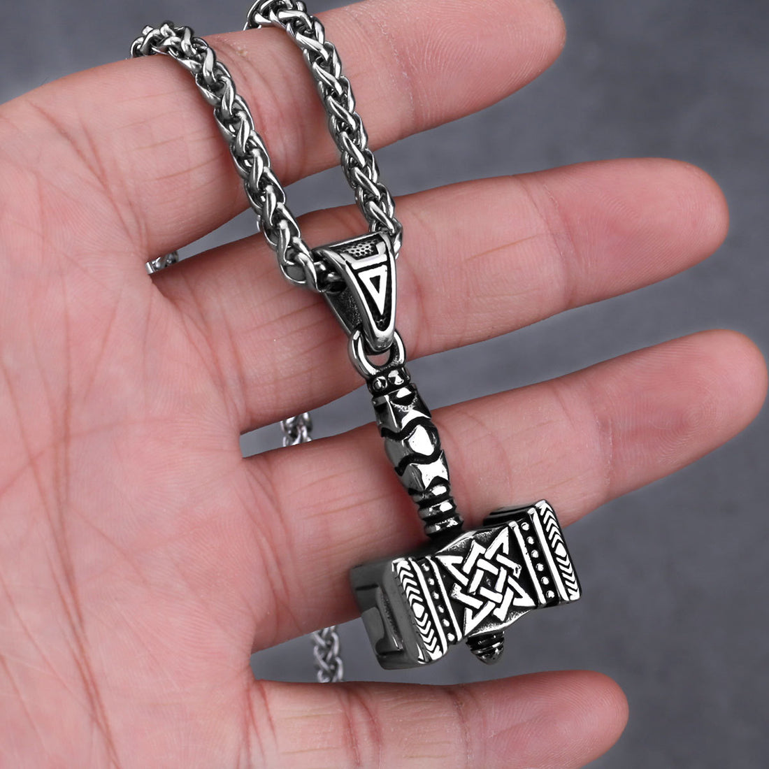 colier cu pandantiv viking ciocanul lui thor