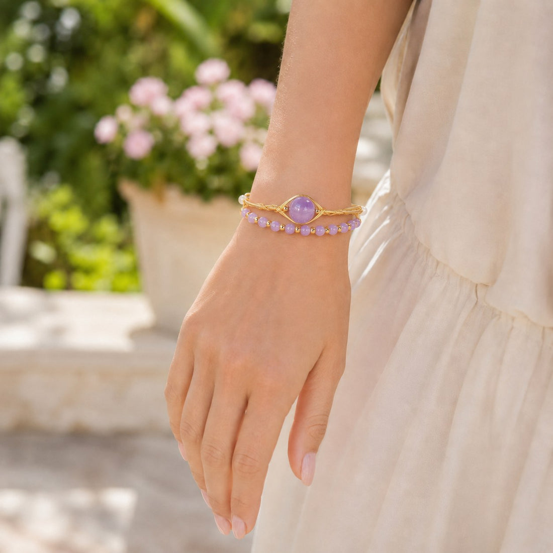 Brățară Bangle „Zenith” cu Ametist Lavandă, cu Fir Placat Aur 14K, Design Reglabil pe Două Rânduri