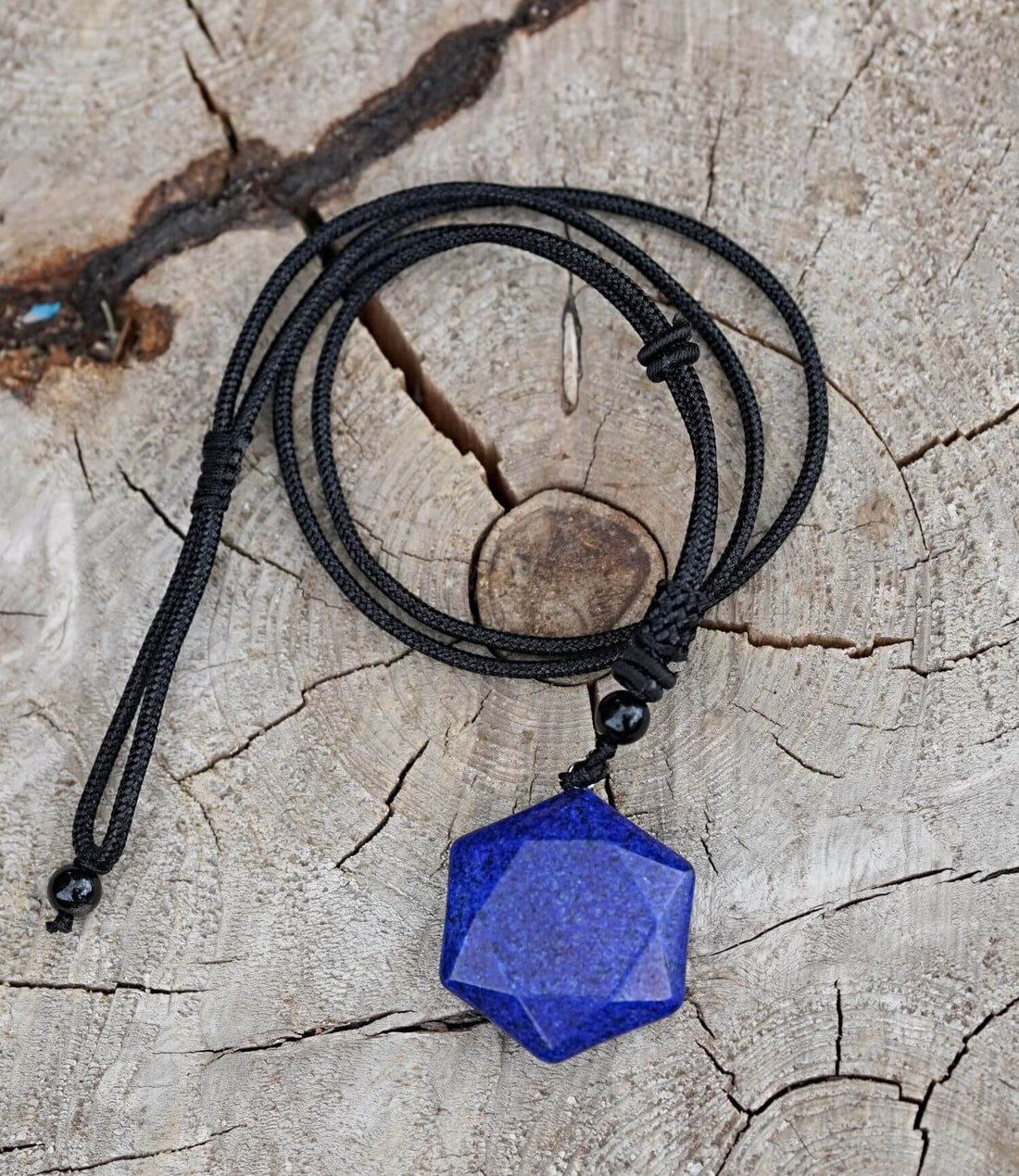 Pandantiv Lapis Lazuli, in forma de hexagon, cu snur reglabil