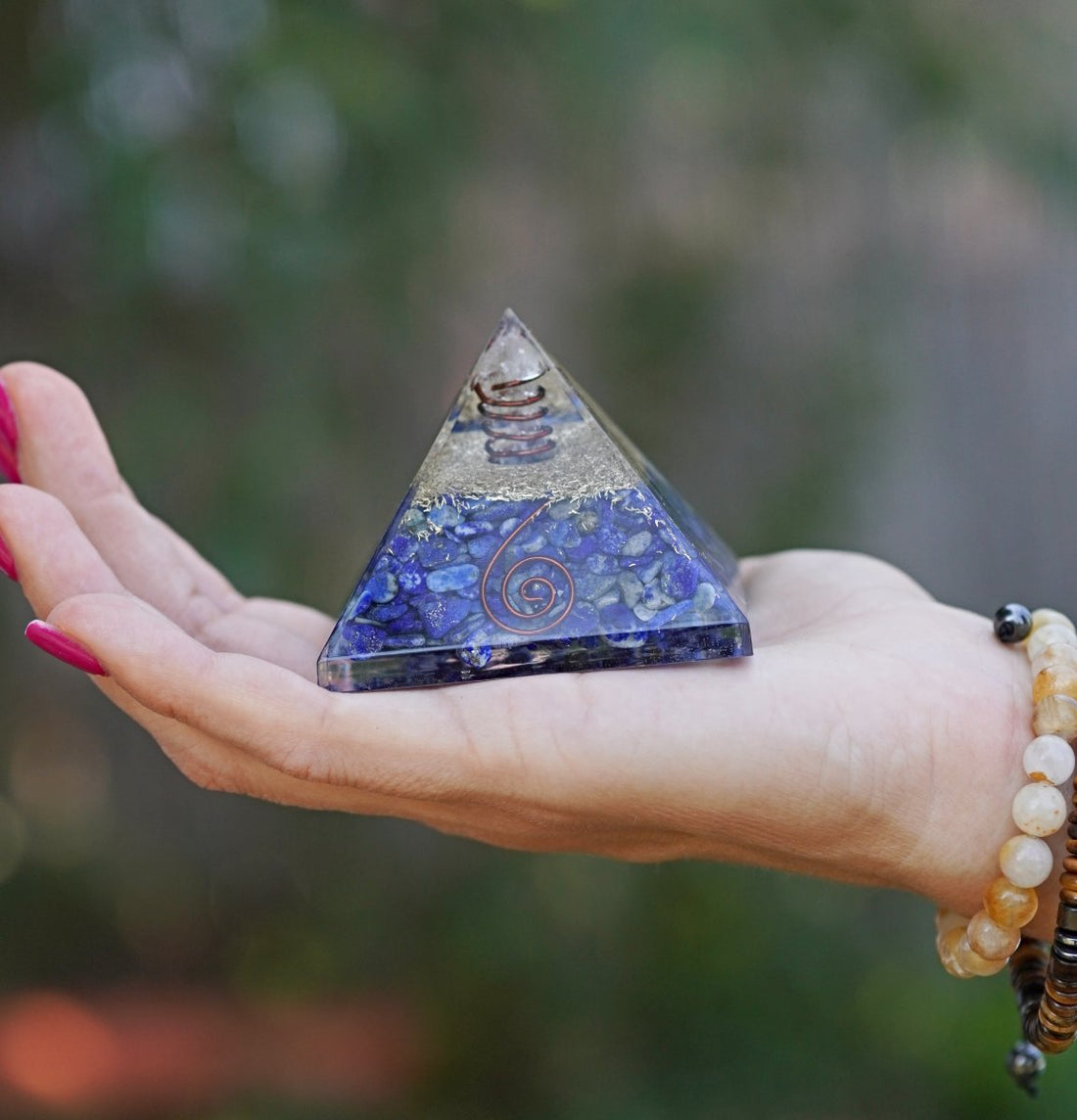 Piramida cu cristale Lapis Lazuli - intelepciune si concentare
