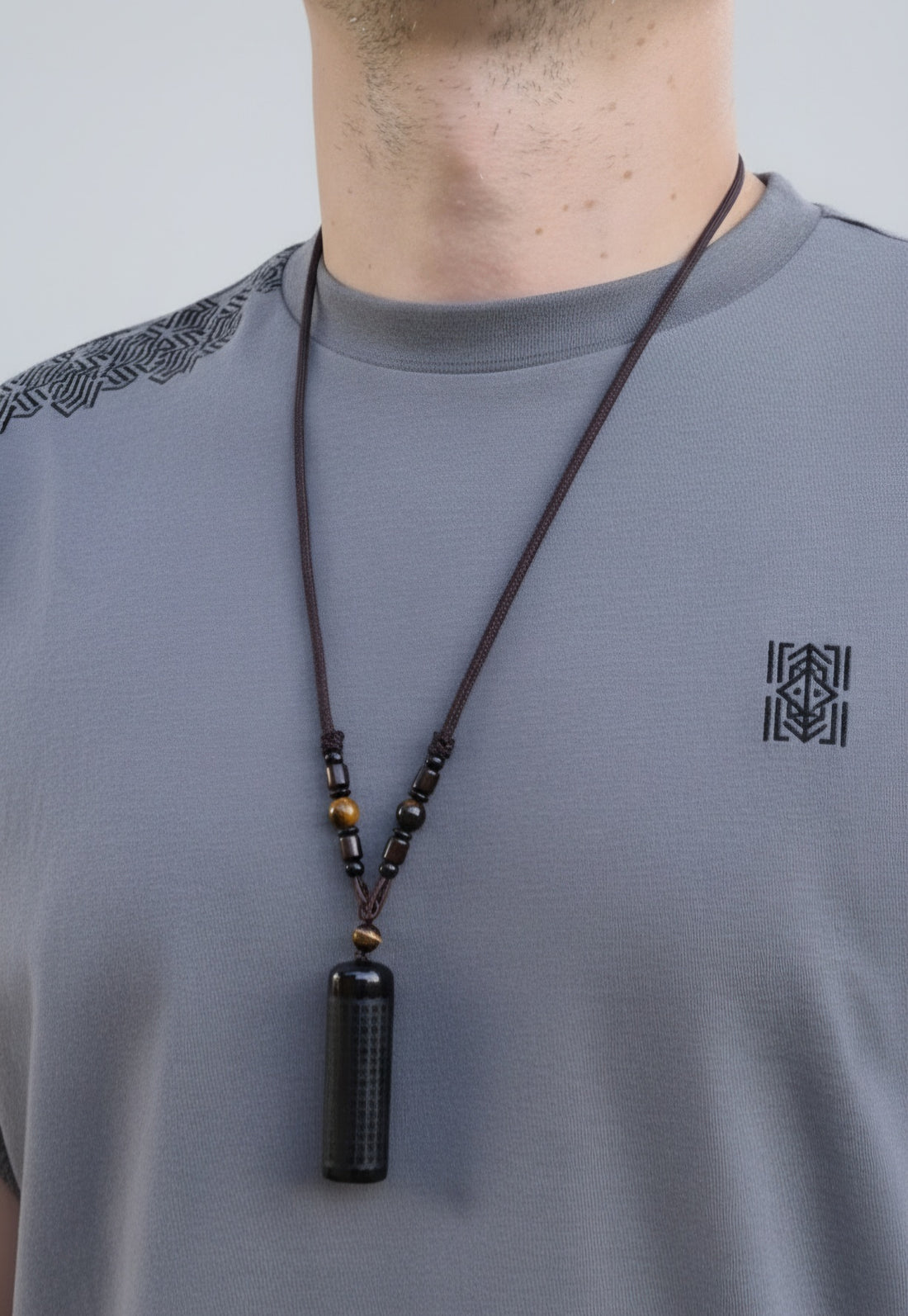 Colier cu Pandantiv Obsidian cu Mantra Înțelepciunii