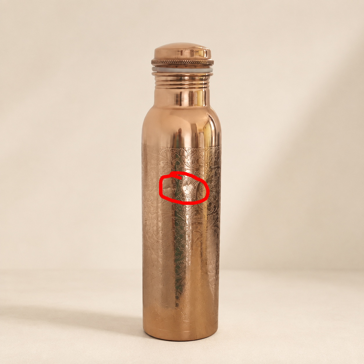 Sticlă din cupru pur 99,89%, model floral, 1 L, cu mic defect estetic – produsul exact