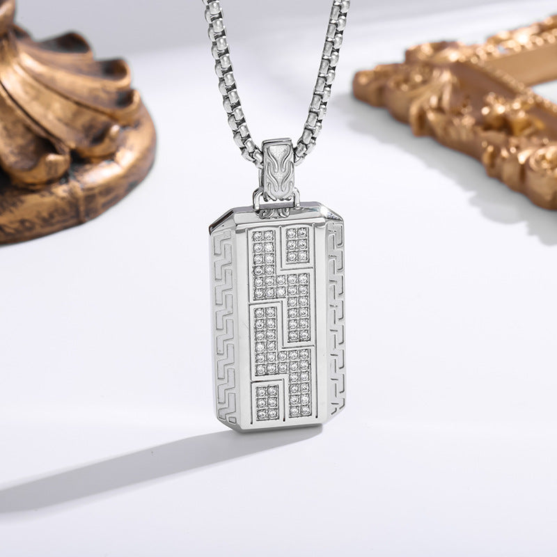 Colier masculin cu lanț din oțel argintiu și medalion dreptunghiular cu cristale de zirconiu